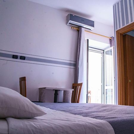 Moderne Deco Apartment กาเอตา ภายนอก รูปภาพ